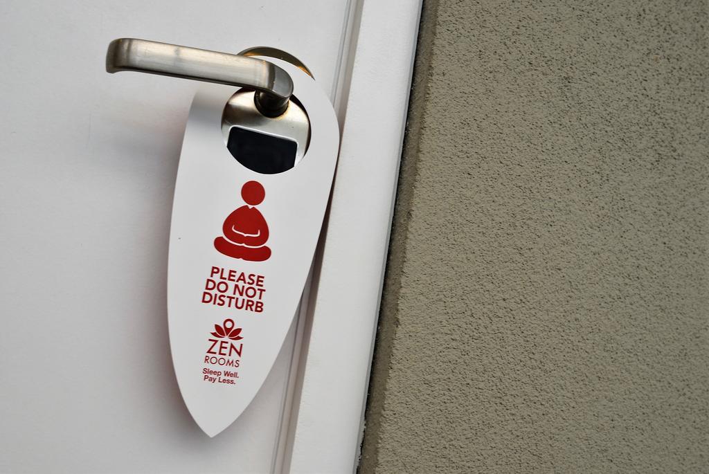Zen Rooms Pasay Airport Road Paranaque City Екстер'єр фото